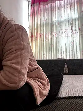 Faded pink online show from 01/15/26, 12:58