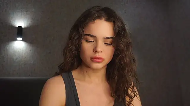 Snapshot of linclars chatting on 02/21/26, 01:46 linclars online show from 02/21/26, 01:46