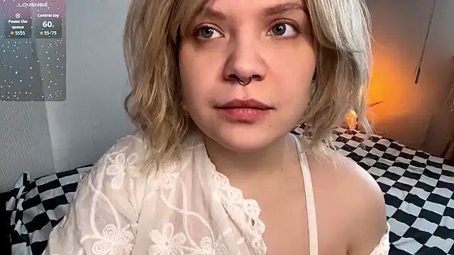 MelliSifuentes online show from 01/11/26, 08:43