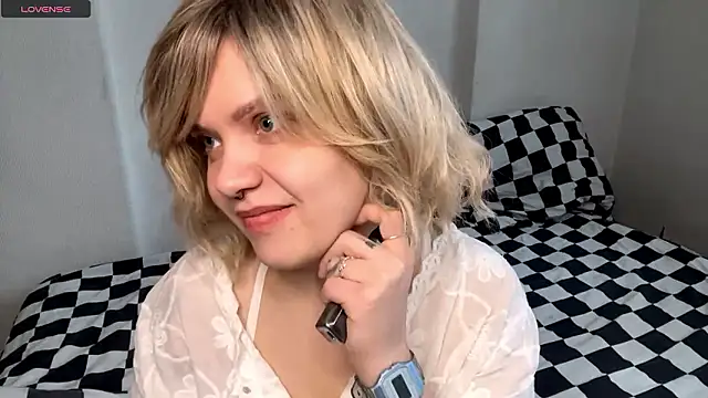 MelliSifuentes online show from 01/10/26, 08:20