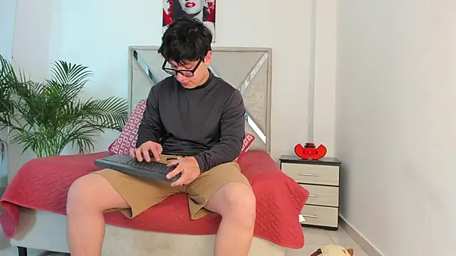 Liam saint online show from 03/21/26, 02:21