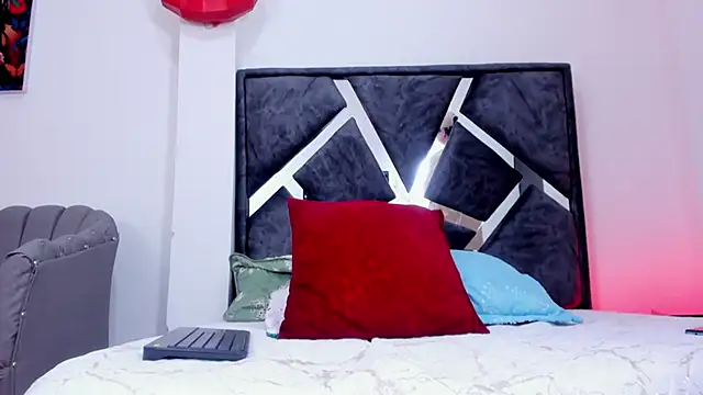 Liam saint online show from 01/11/26, 01:07