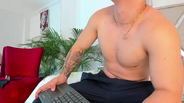 Liam saint online show from 03/23/26, 01:11