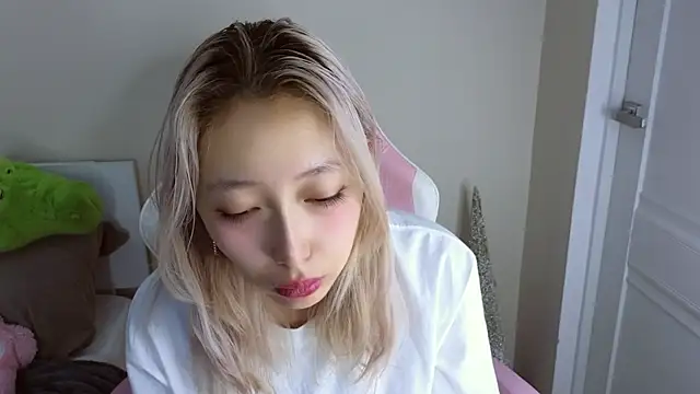 jasmilee online show from 02/14/26, 07:25