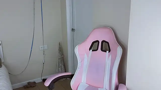 jasmilee online show from 03/10/26, 07:18