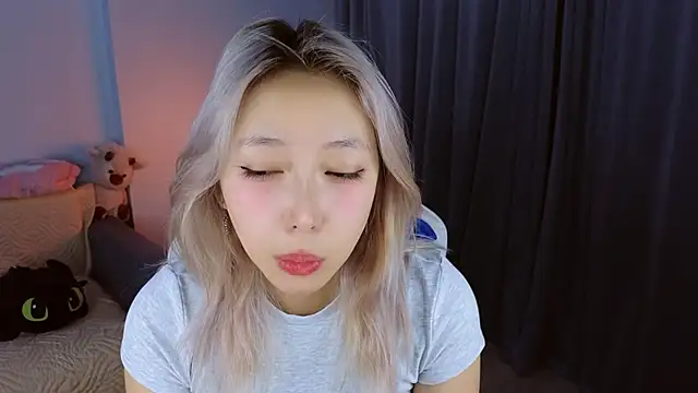 jasmilee online show from 02/07/26, 07:22