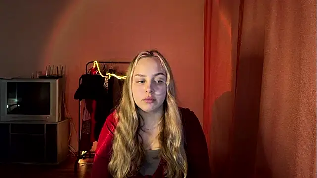 Snapshot of ZoraDearmon chatting on 03/03/26, 07:43 ZoraDearmon online show from 03/03/26, 07:43