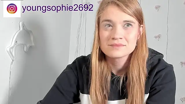 Snapshot of YoungSophie chatting on 05/19/26, 03:08 YoungSophie online show from 05/19/26, 03:08