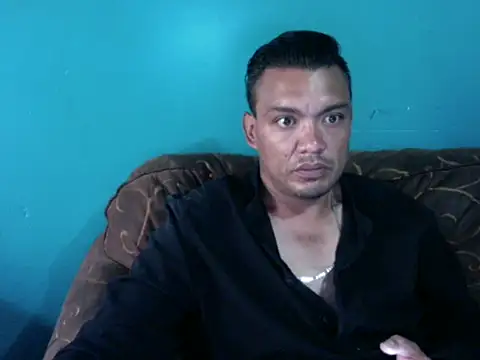 Snapshot of latinomoreno95 chatting on 05/17/26, 09:04 latinomoreno95 online show from 05/17/26, 09:04