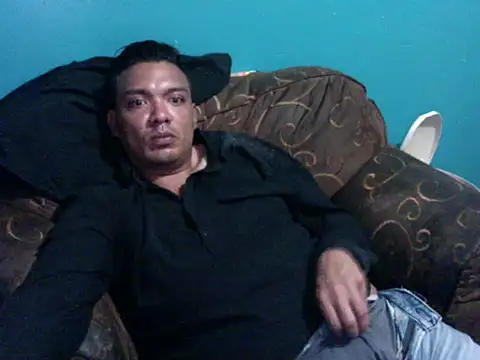 Snapshot of latinomoreno95 chatting on 05/15/26, 11:47 latinomoreno95 online show from 05/15/26, 11:47