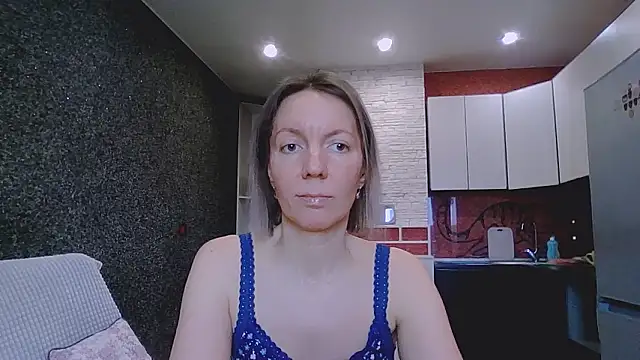 Amanda Luxe online show from 02/16/26, 03:05