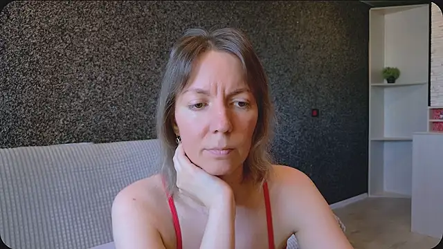 Snapshot of Amanda_Luxe chatting on 07/02/26, 02:34 Amanda Luxe online show from 07/02/26, 02:34