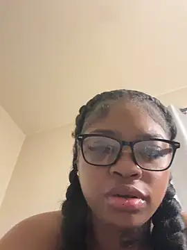 Snapshot of cumforyannna chatting on 05/08/26, 11:36 cumforyannna online show from 05/08/26, 11:36