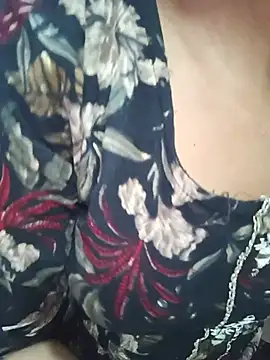 Snapshot of sexy_jasma chatting on 05/16/26, 11:42 sexy jasma online show from 05/16/26, 11:42