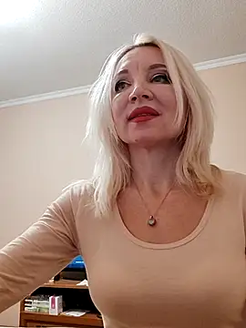 Snapshot of MiraStar984 chatting on 02/24/26, 04:30 MiraStar984 online show from 02/24/26, 04:30