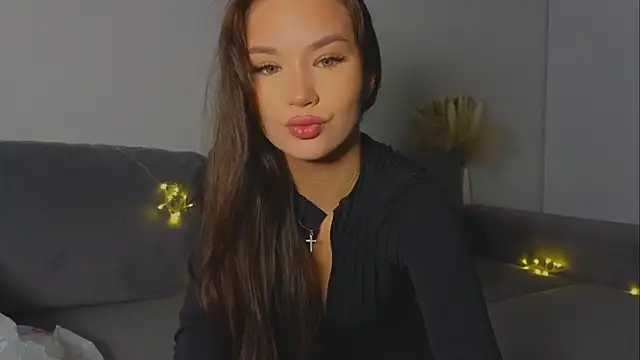 EmiDroll online show from 02/21/26, 11:45