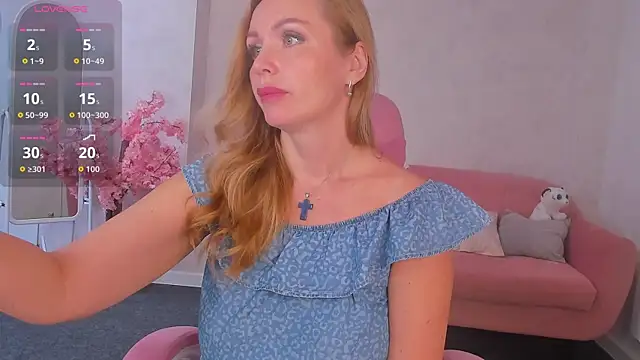 Snapshot of Marie_Hayes chatting on 07/16/26, 01:13 Marie Hayes online show from 07/16/26, 01:13