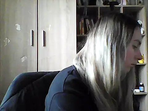 VikiLove765 online show from 01/11/26, 11:06