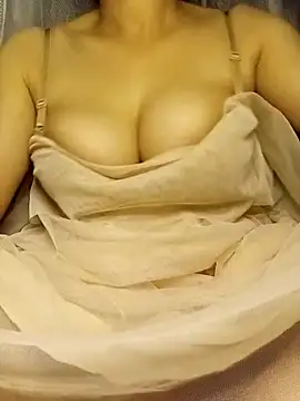 Merrylinh online show from 04/10/26, 09:33