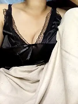 Merrylinh online show from 03/08/26, 09:01