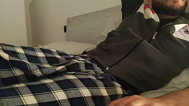 Snapshot of Reb_born89 chatting on 02/13/26, 03:56 Reb born89 online show from 02/13/26, 03:56