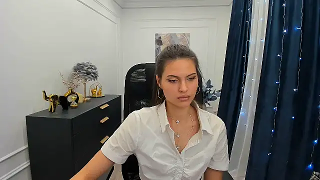 LeslieSvilti online show from 01/11/26, 01:07