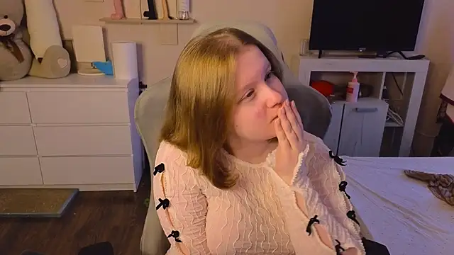 Ol1via online show from 04/11/26, 03:47