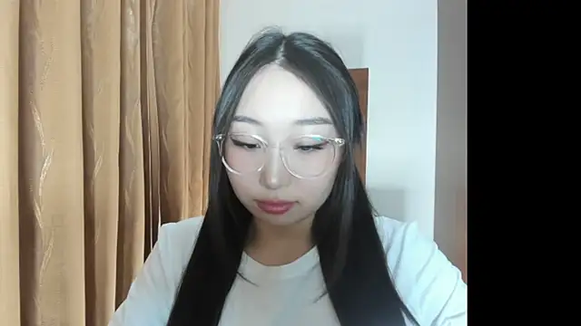 Snapshot of Amane_Yuki chatting on 01/11/26, 04:47 Amane Yuki online show from 01/11/26, 04:47