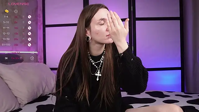 Alice Goth online show from 03/08/26, 08:39