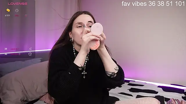 Alice Goth online show from 04/23/26, 05:25