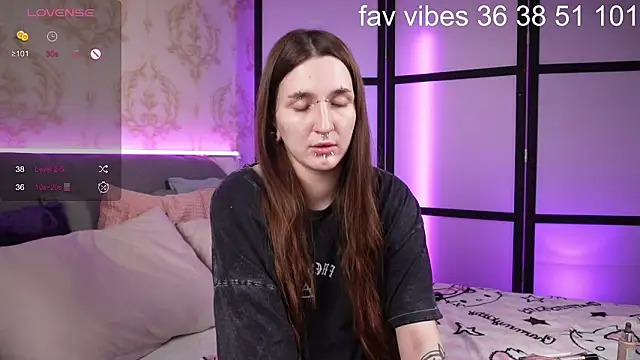 Alice Goth online show from 02/02/26, 03:38