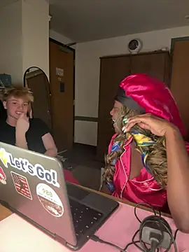 CookiesNcreaming online show from 03/25/26, 02:33