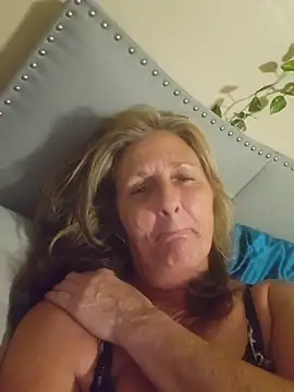 HotAzMilf online show from 04/13/26, 04:49