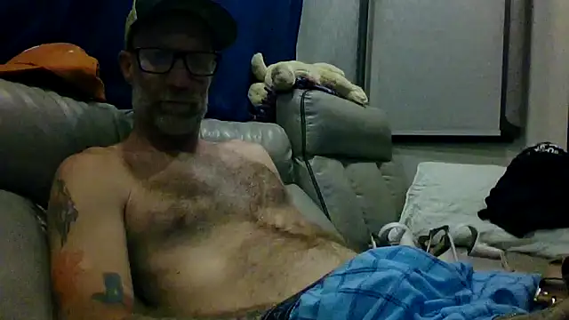 Snapshot of tittycum3636 chatting on 06/26/26, 06:41 tittycum3636 online show from 06/26/26, 06:41