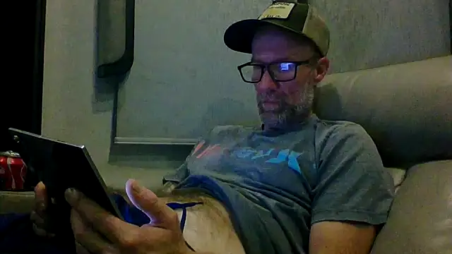 Snapshot of tittycum3636 chatting on 06/27/26, 07:14 tittycum3636 online show from 06/27/26, 07:14