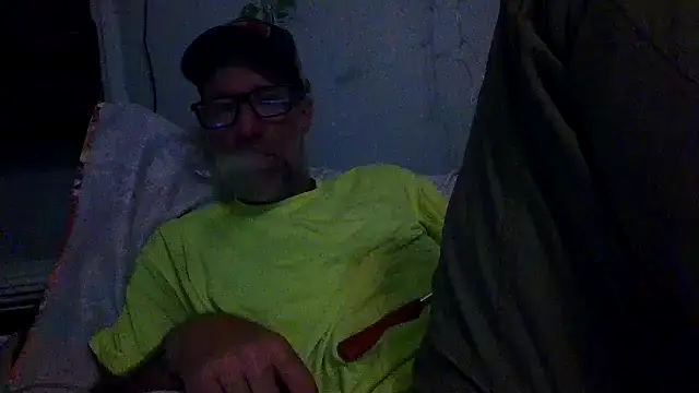 Snapshot of tittycum3636 chatting on 07/18/26, 05:05 tittycum3636 online show from 07/18/26, 05:05