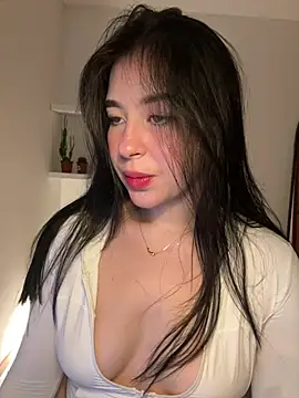 evelynrosess1 online show from 06/03/26, 12:55