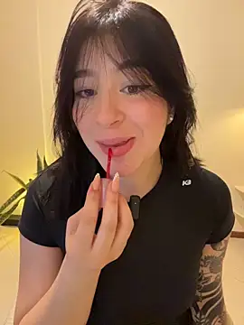 Snapshot of evelynrosess1 chatting on 07/17/26, 11:57 evelynrosess1 online show from 07/17/26, 11:57