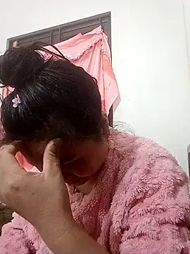 Snapshot of kira0021 chatting on 01/19/26, 01:04 kira0021 online show from 01/19/26, 01:04