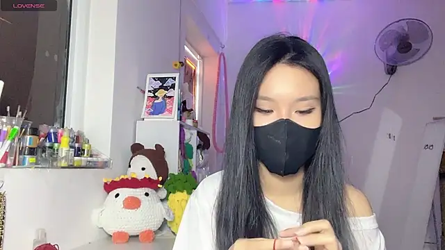 Tieu-May online show from 04/24/26, 09:22