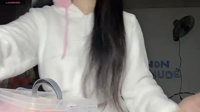 Tieu-May online show from 07/19/26, 10:17
