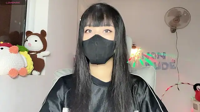 Tieu-May online show from 07/18/26, 08:23