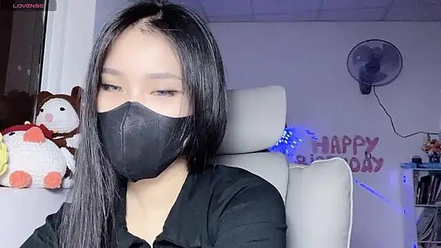 Tieu-May online show from 06/12/26, 08:01