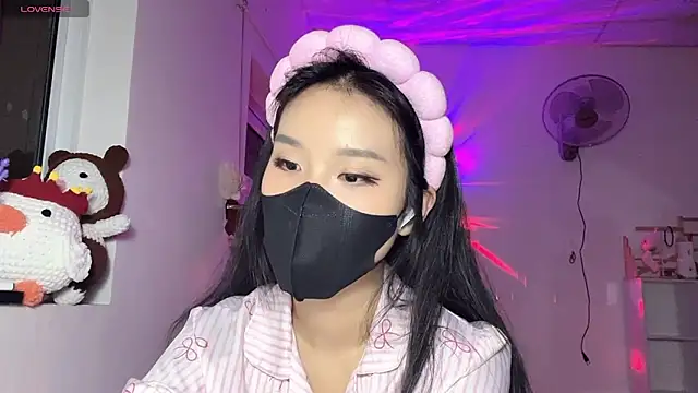 Tieu-May online show from 05/12/26, 09:10