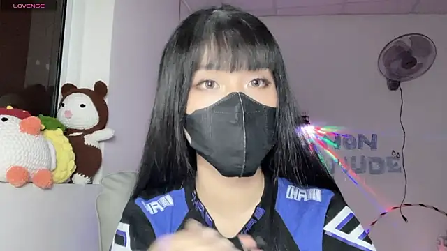 Tieu-May online show from 07/16/26, 09:45