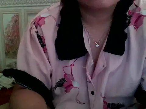 Snapshot of Sarah_no_land chatting on 06/14/26, 06:36 Sarah no land online show from 06/14/26, 06:36