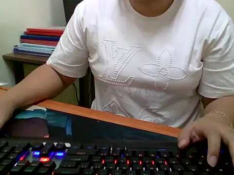 Sarah no land online show from 04/15/26, 02:17