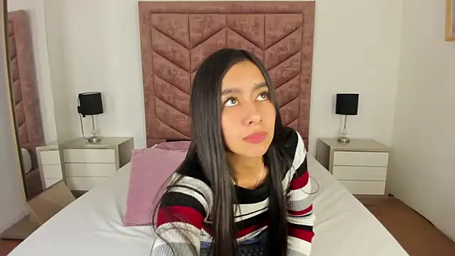 Zara Cardona online show from 01/13/26, 11:14