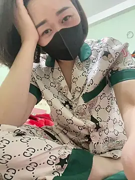 Quyenhot18 online show from 01/15/26, 03:04