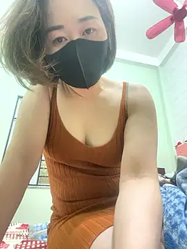 Quyenhot18 online show from 01/10/26, 02:23